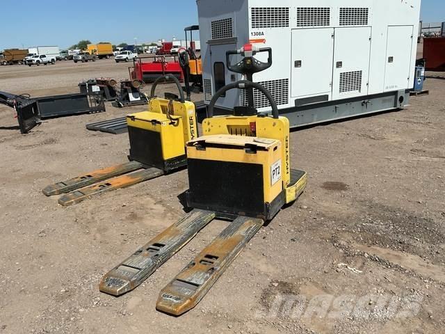 Hyster B60ZAC 手动码垛机