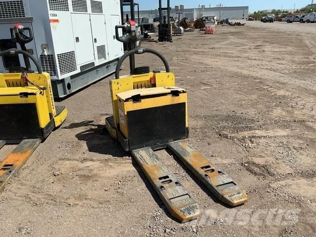 Hyster B60ZAC 手动码垛机