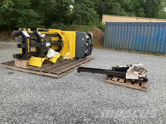 Hyster V30XMU 中端式装载机