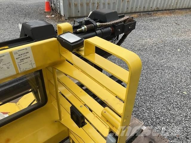 Hyster V30XMU 中端式装载机