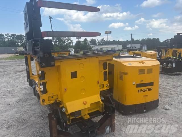 Hyster V30ZMU 中端式装载机