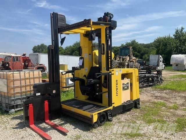 Hyster V30ZMU 中端式装载机