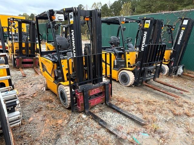 Hyundai 25B-9U 电动叉车