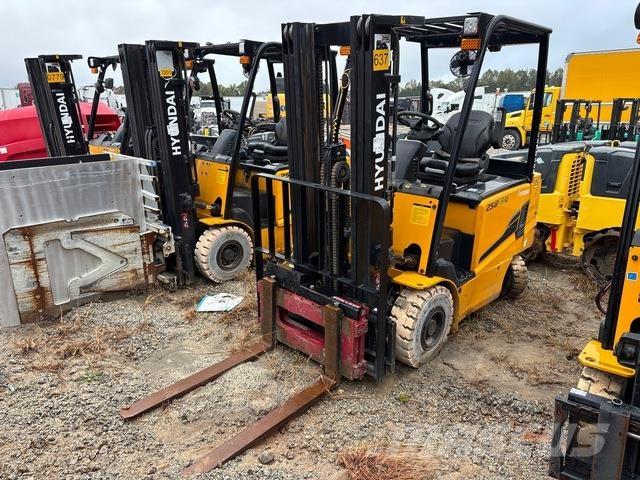 Hyundai 25B-9U 电动叉车