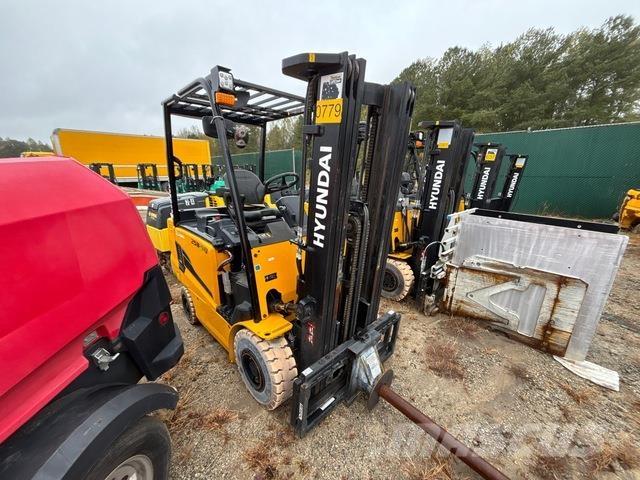 Hyundai 25B-9U 电动叉车