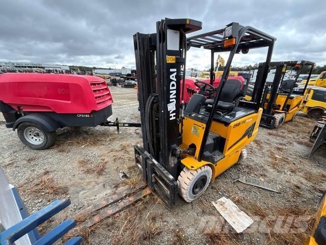 Hyundai 25B-9U 电动叉车