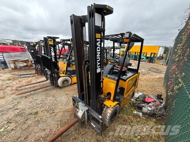 Hyundai 25B-9U 电动叉车