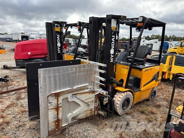 Hyundai 25B-9U 电动叉车