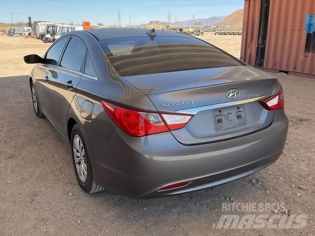 Hyundai Sonata 汽车