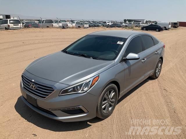Hyundai Sonata 汽车