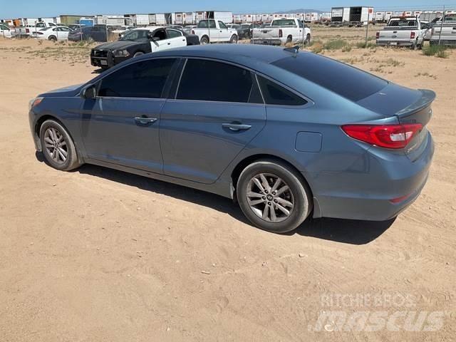 Hyundai Sonata 汽车