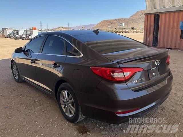 Hyundai Sonata 汽车
