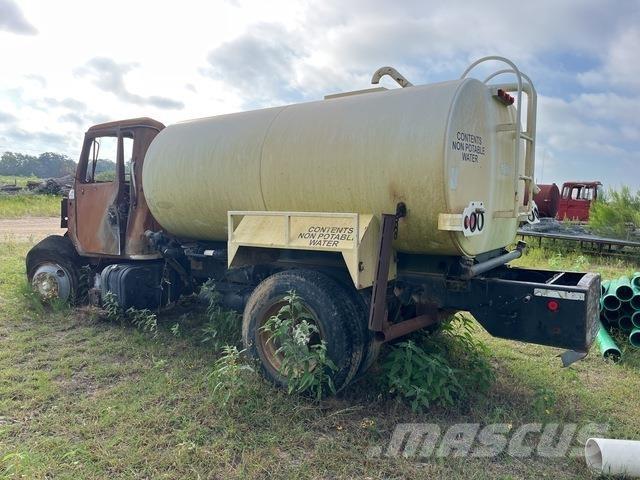 International  水罐车