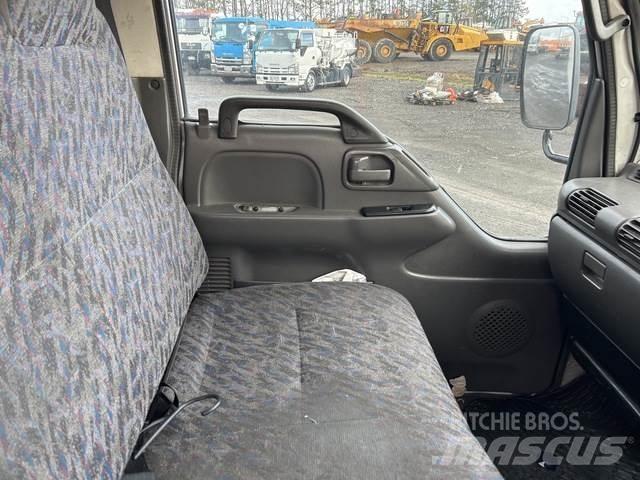 Isuzu NKR300s 建筑机械-其他