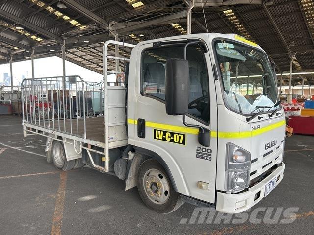 Isuzu NLR 平板栏板货车