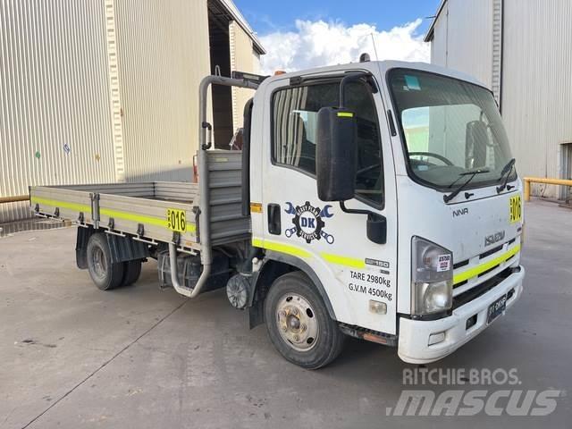 Isuzu NNR 200 平板栏板货车