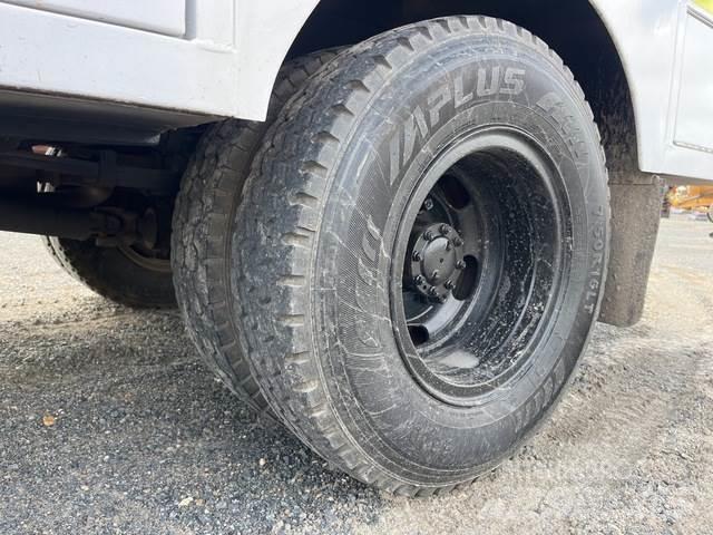 Isuzu NPR 200 建筑机械-其他