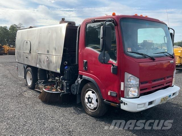 Isuzu NRR 道路清扫车