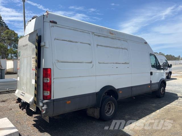 Iveco Daily 大型面包车