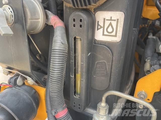 JCB 135 HD 滑移装载机