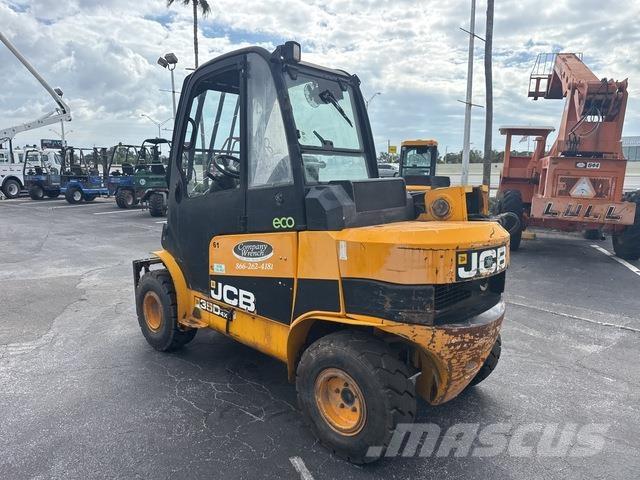JCB 35D 4X4 T4 伸缩臂叉装车|叉装车
