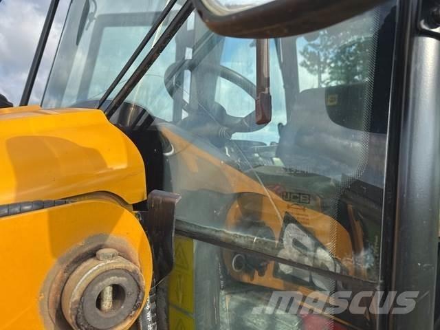 JCB 3CX 反铲装载机