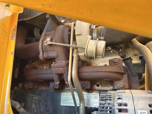 JCB 3CX 反铲装载机