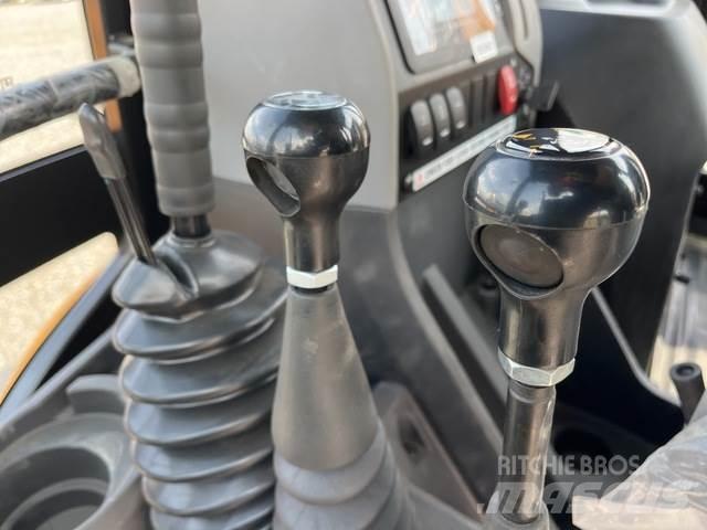 JCB 3DX 反铲装载机