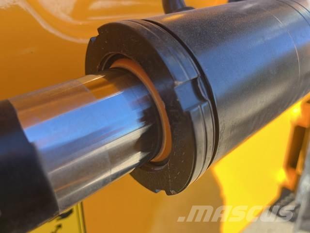JCB 3DX 反铲装载机
