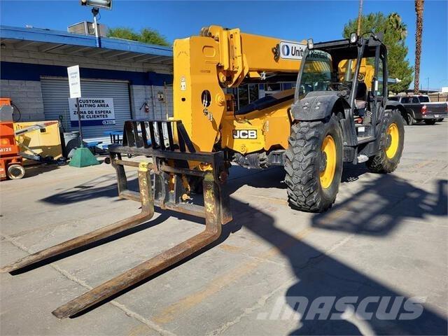JCB 507-42 伸缩臂叉装车|叉装车