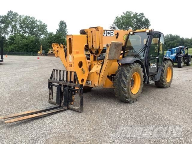 JCB 512-56 伸缩臂叉装车|叉装车