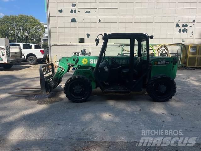 JCB 525-60 伸缩臂叉装车|叉装车