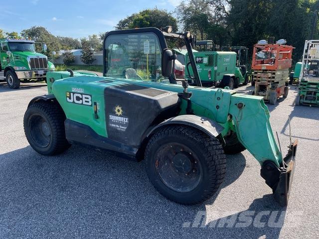 JCB 525-60 伸缩臂叉装车|叉装车