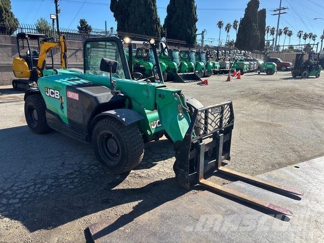 JCB 525-60 伸缩臂叉装车|叉装车