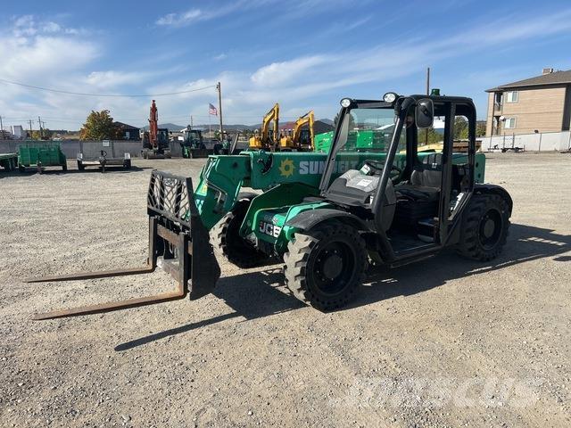 JCB 525-60 伸缩臂叉装车|叉装车