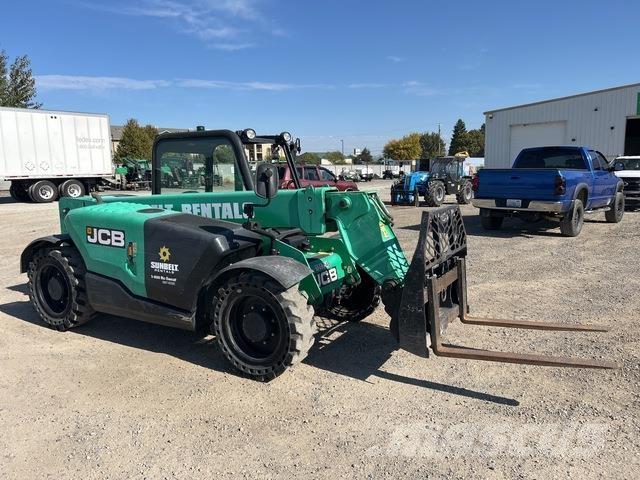 JCB 525-60 伸缩臂叉装车|叉装车