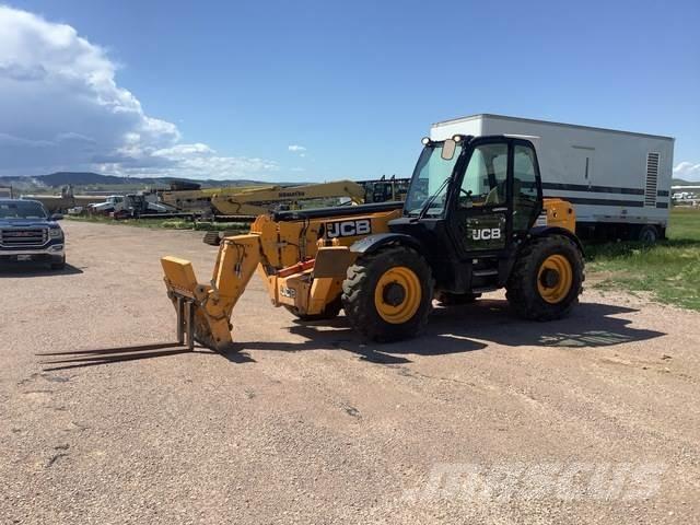 JCB 535-140 伸缩臂叉装车|叉装车