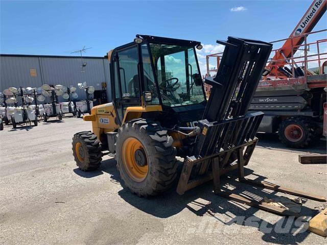 JCB 930-4 越野叉车|叉装车