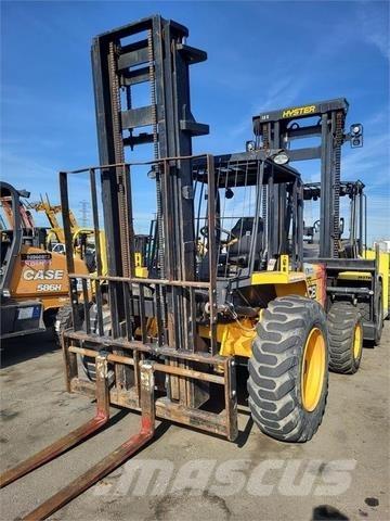 JCB 930-4 越野叉车|叉装车