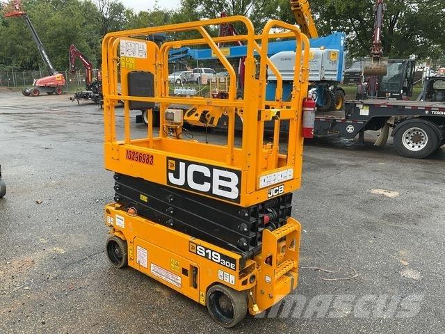 JCB S1930E 剪叉式升降机