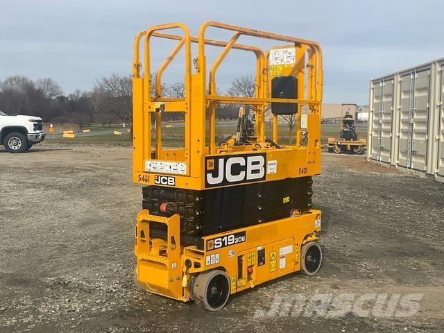 JCB S1930E 剪叉式升降机