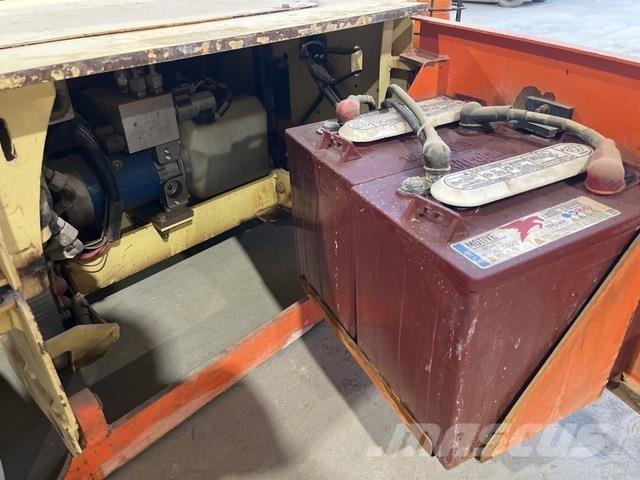 JLG 1230ES 客货电梯