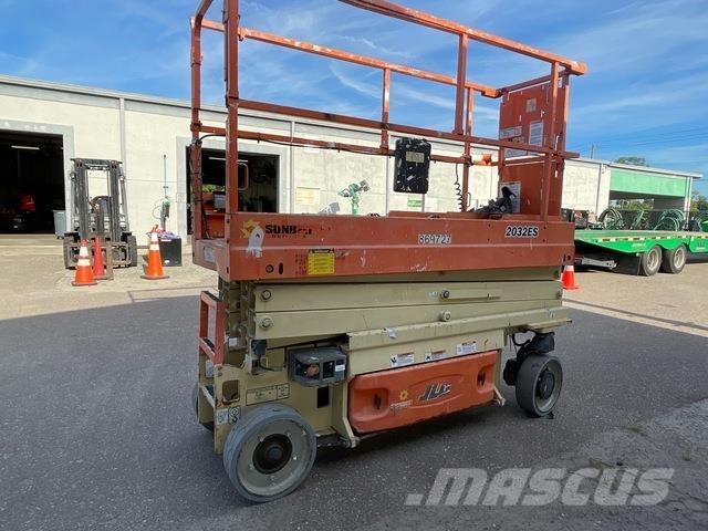 JLG 2032ES 剪叉式升降机