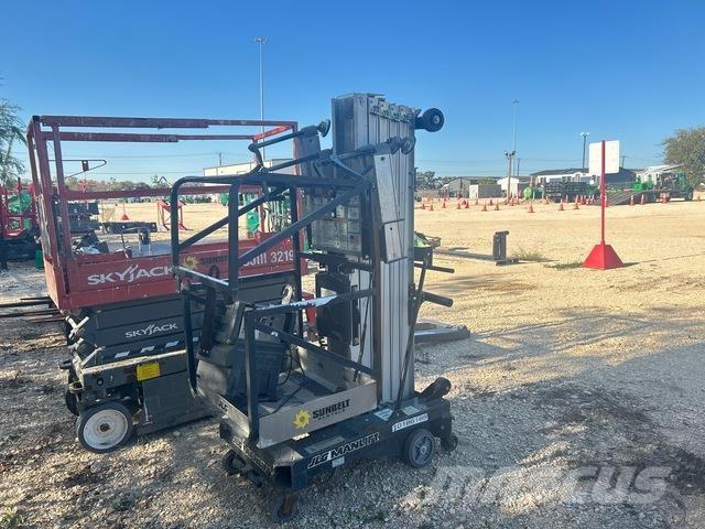 JLG 25AM 客货电梯