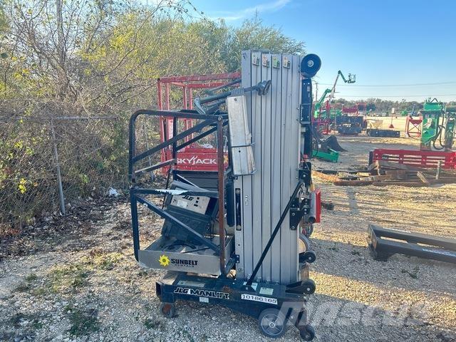 JLG 25AM 客货电梯