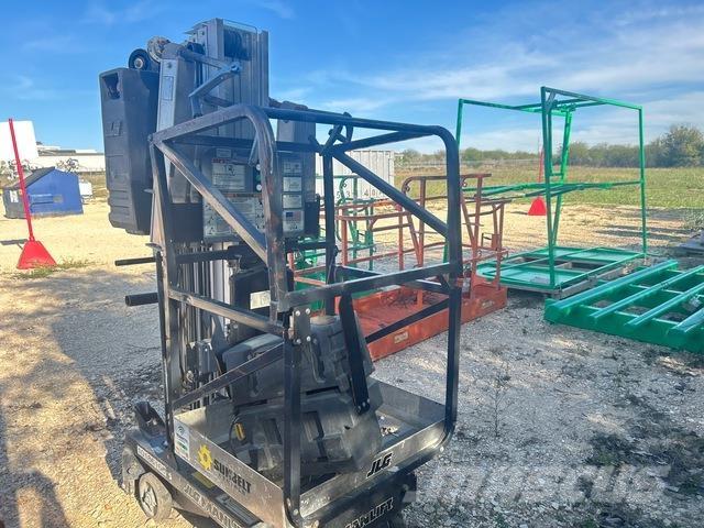 JLG 25AM 客货电梯