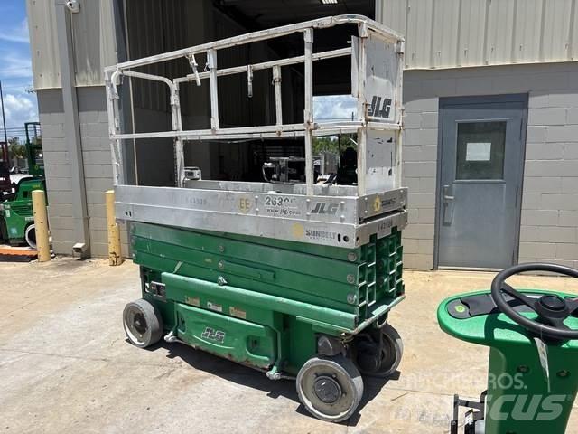JLG 2630ES 剪叉式升降机