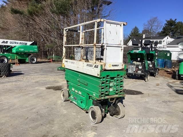 JLG 26322ES 剪叉式升降机