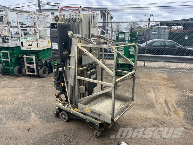 JLG 30AM 客货电梯