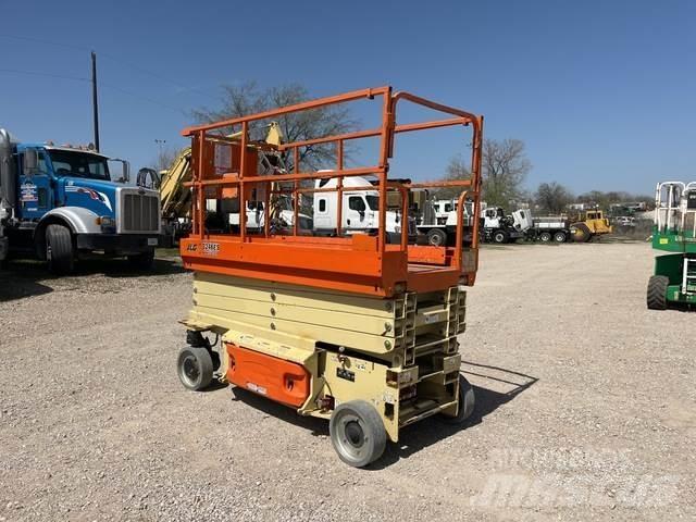 JLG 3246ES 剪叉式升降机